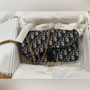 Dior saddle pouch with chain in blue dior oblique jacquard